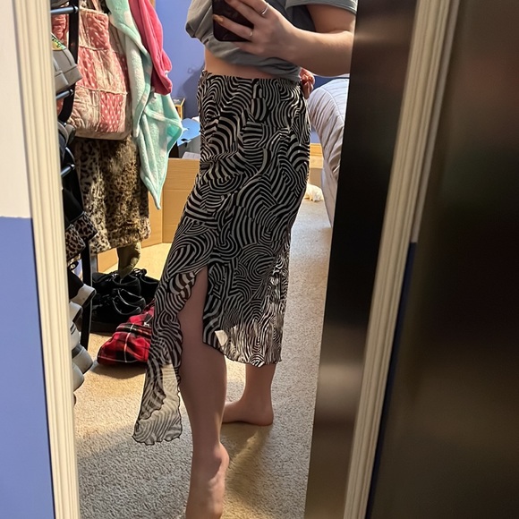 Psycadelic asymmetrical skirt - Picture 8 of 9